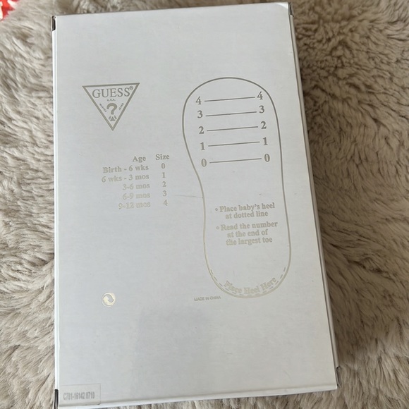 Guess baby shoes boots zebra layette size 3 EUC with original box - Picture 8 of 8